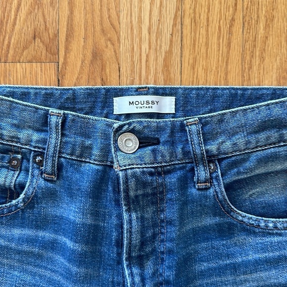 Moussy Vintage 27 jeans distressed ankle style 11” inseam 28” great condition - Picture 2 of 6